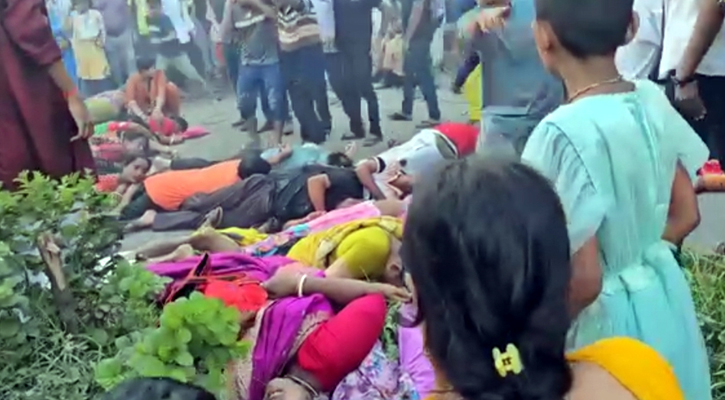 বগুড়ায় রথযাত্রায় বিদ্যুৎস্পৃষ্ট হয়ে পাঁচজনের মৃত্যু, আহত ২৫